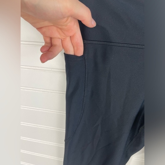 Under Armour Black Compression Athletic Heatgear Leggings Small Women’s EUC - Picture 2 of 8